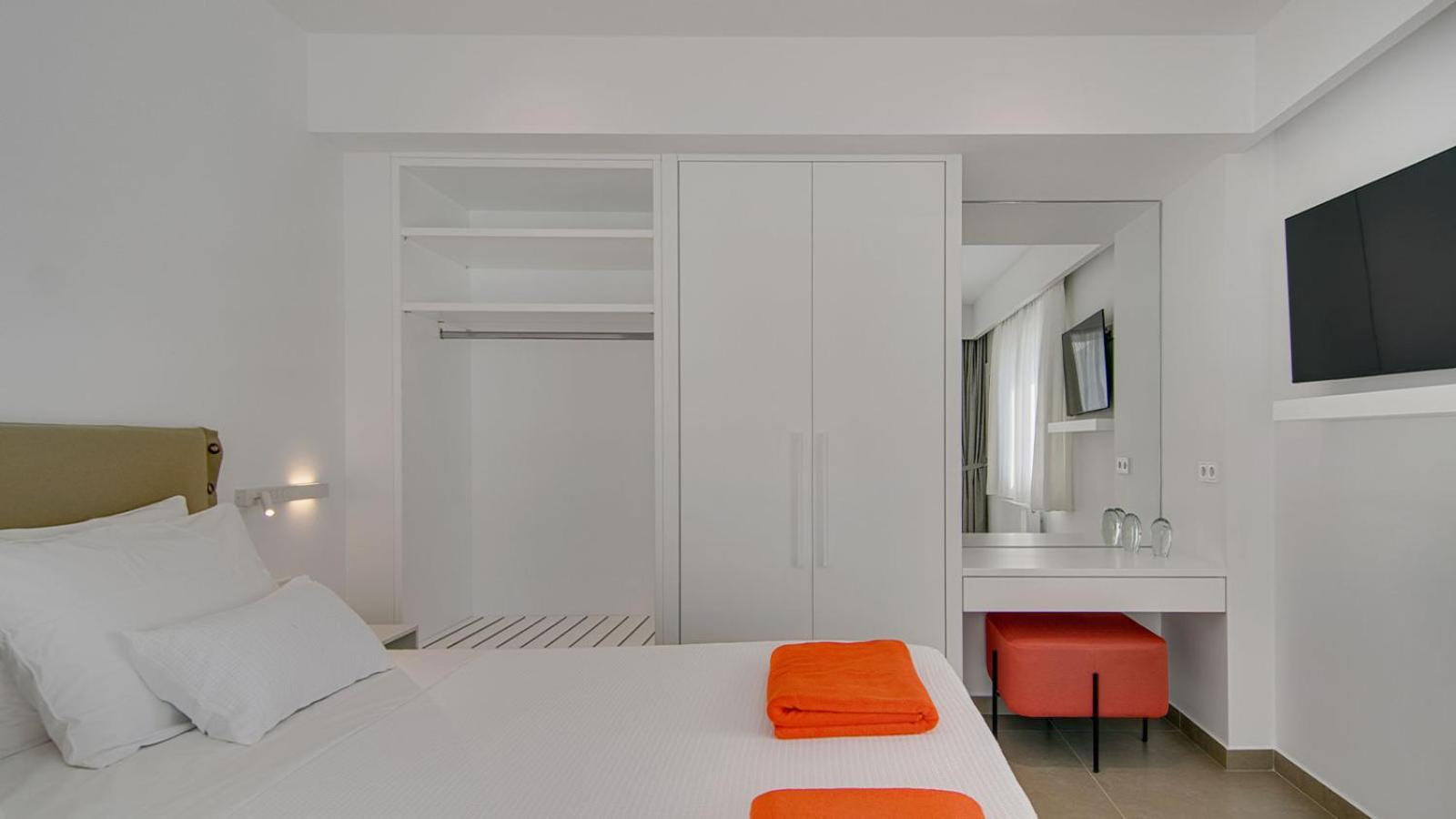 Livinghome Suites 帕尔加 外观 照片
